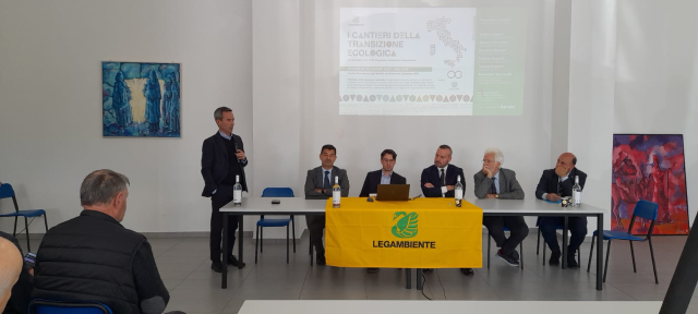La campagna “I cantieri della transizione ecologica” di Legambiente fa tappa nel Lazio nel distretto Cartario di Frosinone insieme ad Assocarta